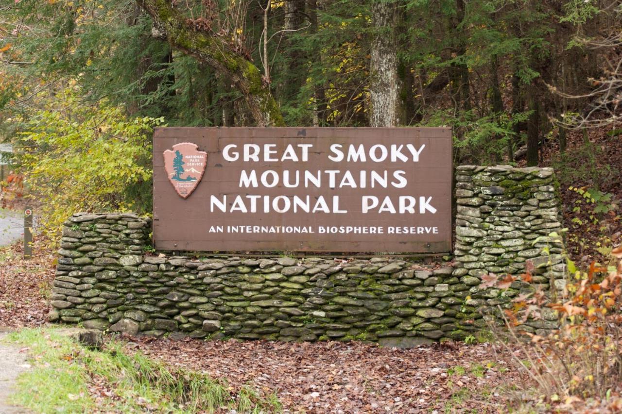 Smoky Bear Lodge With Guest House, Hot Tub, 1089 Free Tickets Each Paid Day, Dollywood And More เซอเวียร์วีล ภายนอก รูปภาพ