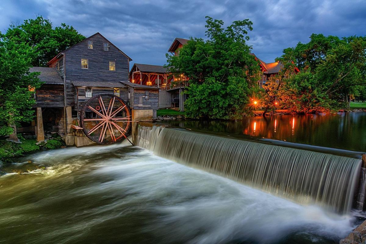 Smoky Bear Lodge With Guest House, Hot Tub, 1089 Free Tickets Each Paid Day, Dollywood And More เซอเวียร์วีล ภายนอก รูปภาพ