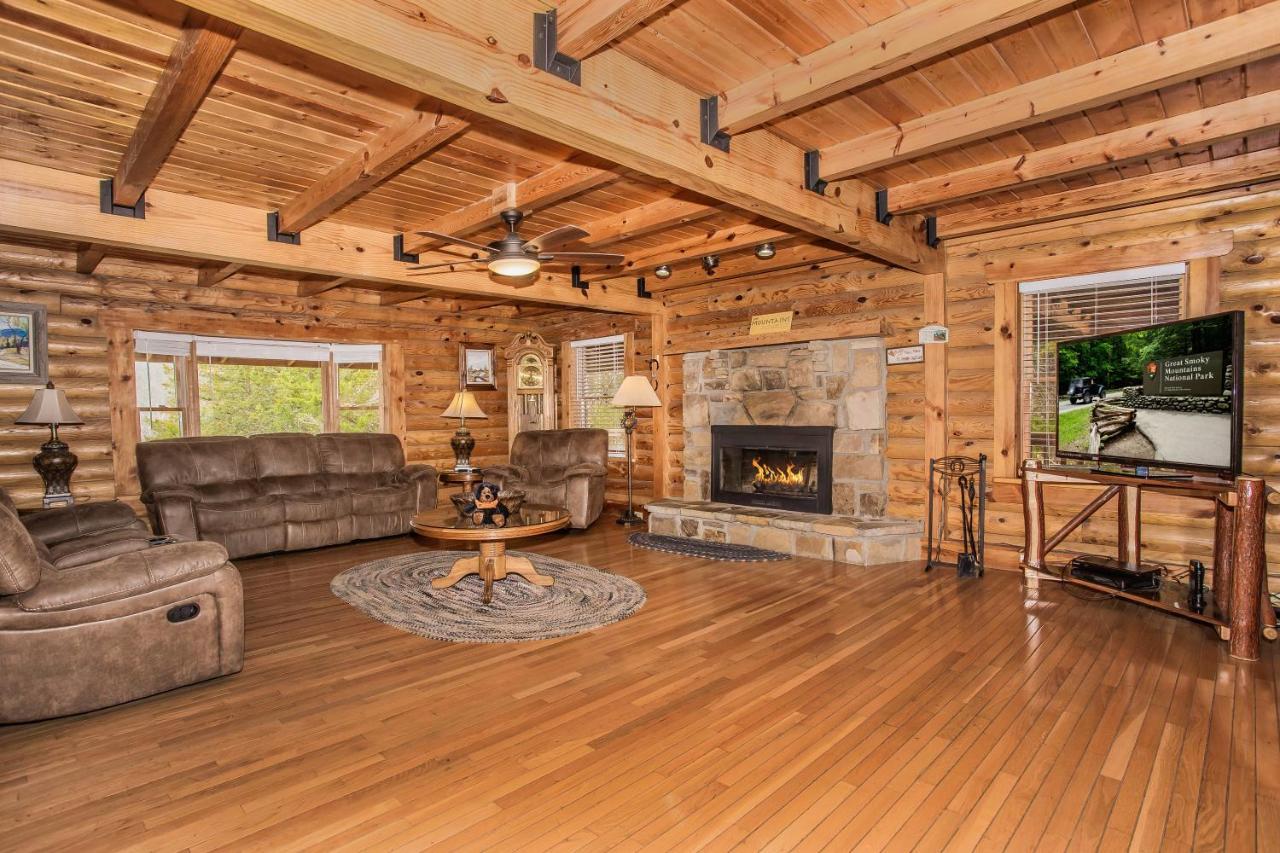 Smoky Bear Lodge With Guest House, Hot Tub, 1089 Free Tickets Each Paid Day, Dollywood And More เซอเวียร์วีล ภายนอก รูปภาพ