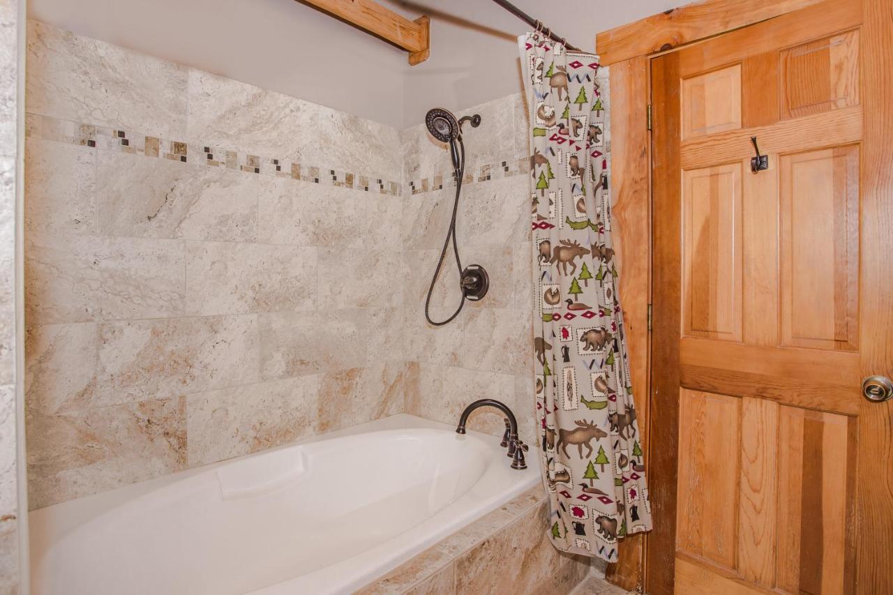 Smoky Bear Lodge With Guest House, Hot Tub, 1089 Free Tickets Each Paid Day, Dollywood And More เซอเวียร์วีล ภายนอก รูปภาพ