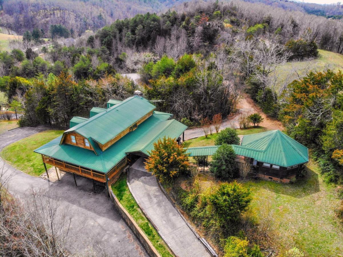 Smoky Bear Lodge With Guest House, Hot Tub, 1089 Free Tickets Each Paid Day, Dollywood And More เซอเวียร์วีล ภายนอก รูปภาพ