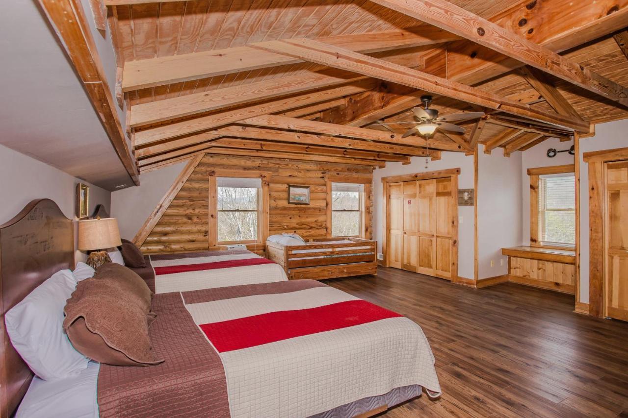 Smoky Bear Lodge With Guest House, Hot Tub, 1089 Free Tickets Each Paid Day, Dollywood And More เซอเวียร์วีล ภายนอก รูปภาพ