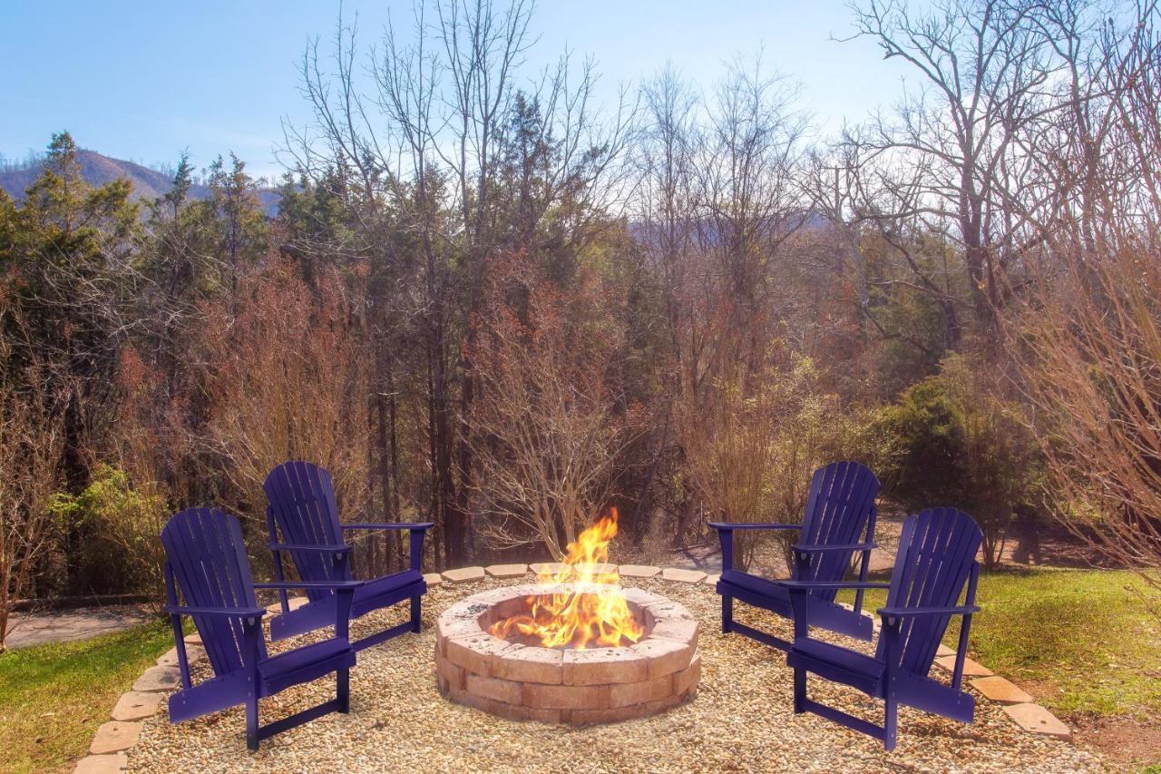 Smoky Bear Lodge With Guest House, Hot Tub, 1089 Free Tickets Each Paid Day, Dollywood And More เซอเวียร์วีล ภายนอก รูปภาพ